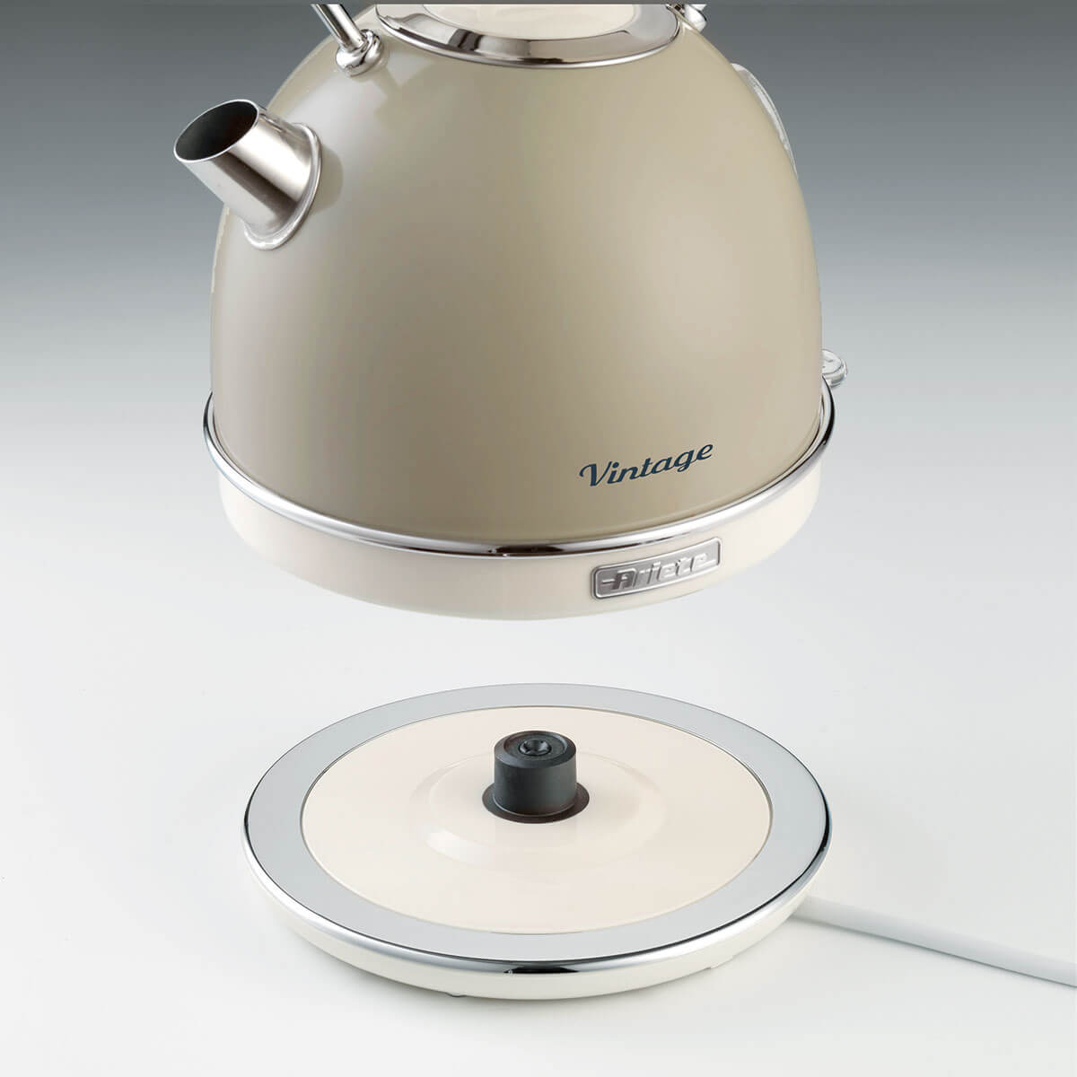 ARIETE - Vintage 1.7L Dome Kettle - Cream - 2877/03 - Kitchenary