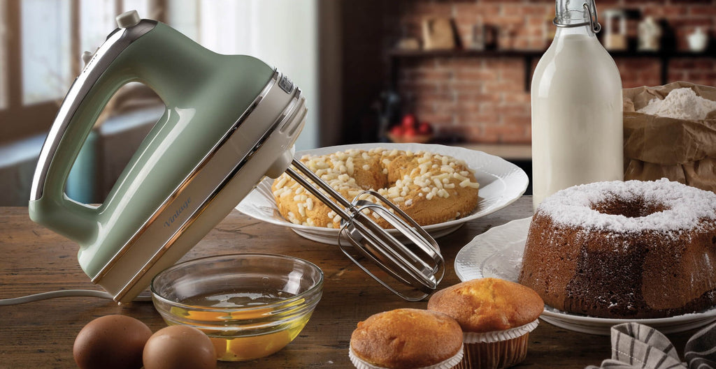 ARIETE - Vintage Hand Whisk - Green - 1548/04 - Kitchenary