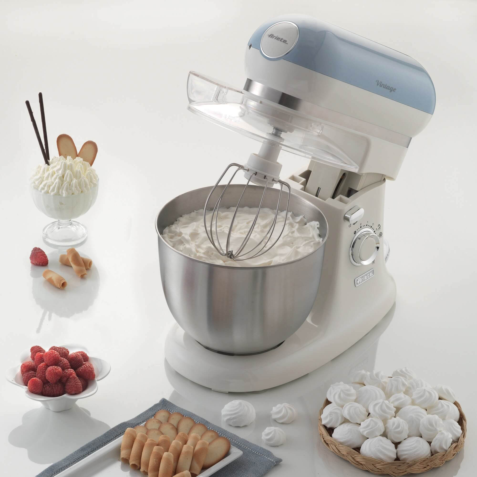 ARIETE - Vintage Stand Mixer - Blue - 1588/05 - Kitchenary