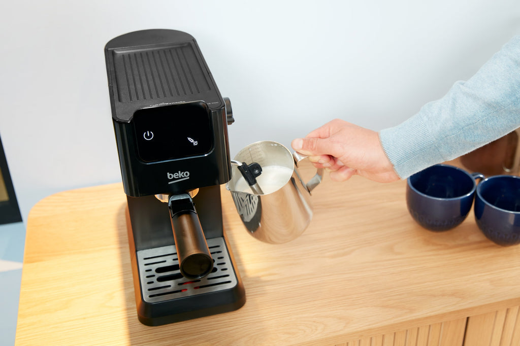 BEKO - CaffeExperto Manual Espresso Coffee Machine with Steam Wand - Black - CEG5302B - Kitchenary