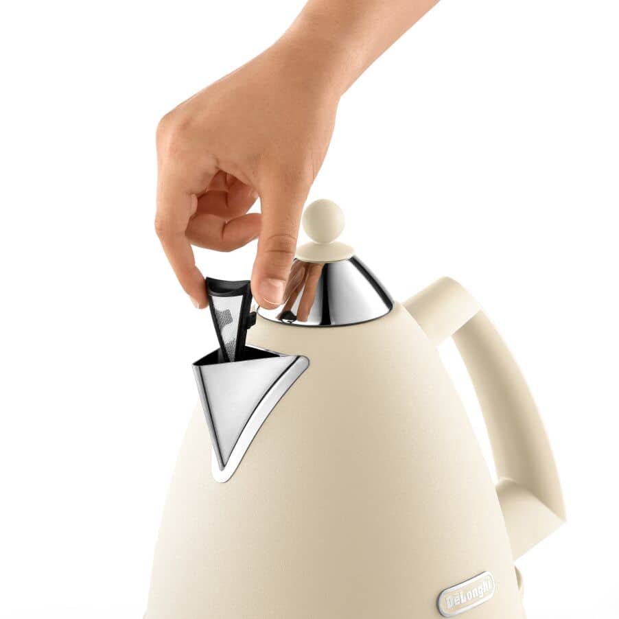 DELONGHI - 1.7L Argento Kettle - Beige - KBX3016.BG - Kitchenary