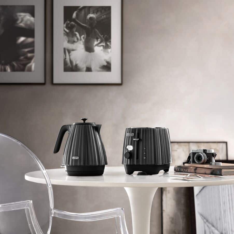 DELONGHI - 1.7L Ballerina Kettle - Black - KBD3001.BK - Kitchenary