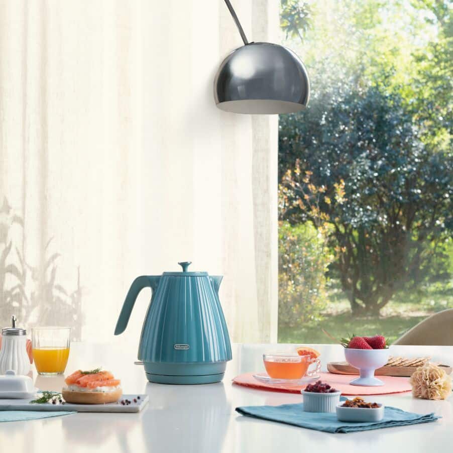 DELONGHI - 1.7L Ballerina Kettle - Laguna Green - KBD3001.GR - Kitchenary