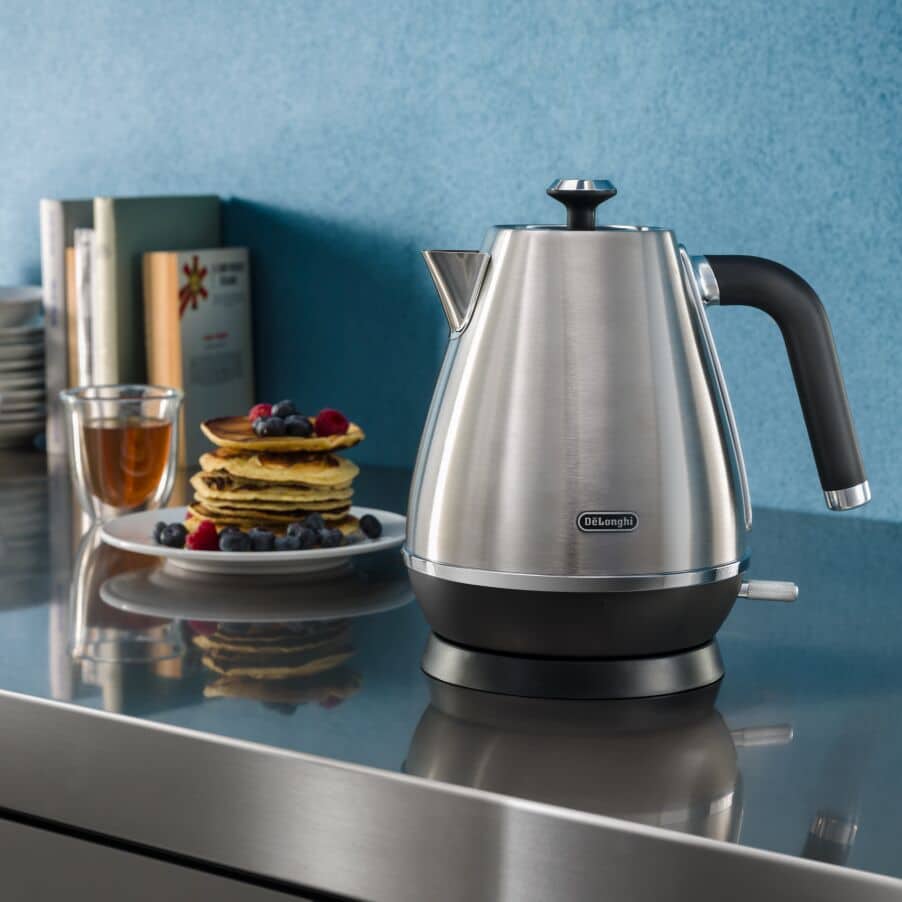 DELONGHI - 1.7L Distinta X Kettle - Stainless Steel - KBI3001.M - Kitchenary