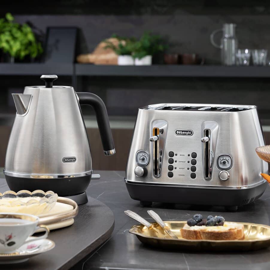 DELONGHI - 1.7L Distinta X Kettle - Stainless Steel - KBI3001.M - Kitchenary
