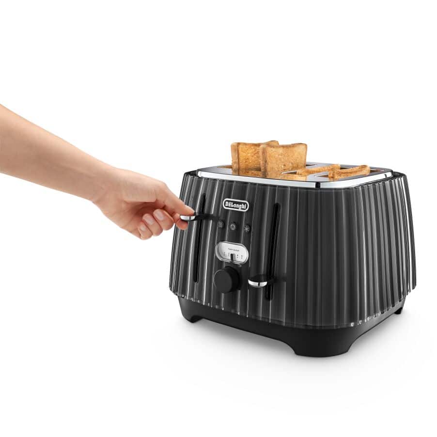 DELONGHI - 4 Slice Ballerina Toaster - Black  - CTD4003.BK - Kitchenary