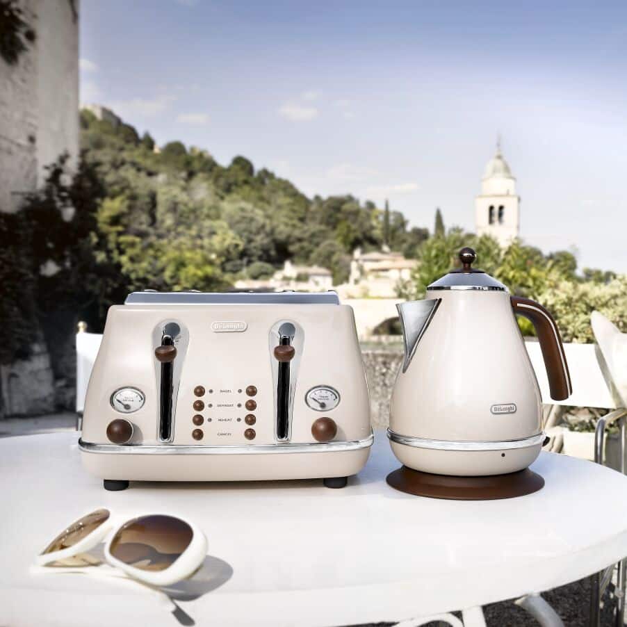 DELONGHI - 4 Slice Icona Vintage Toaster - Beige - CTOV4003.BG - Kitchenary