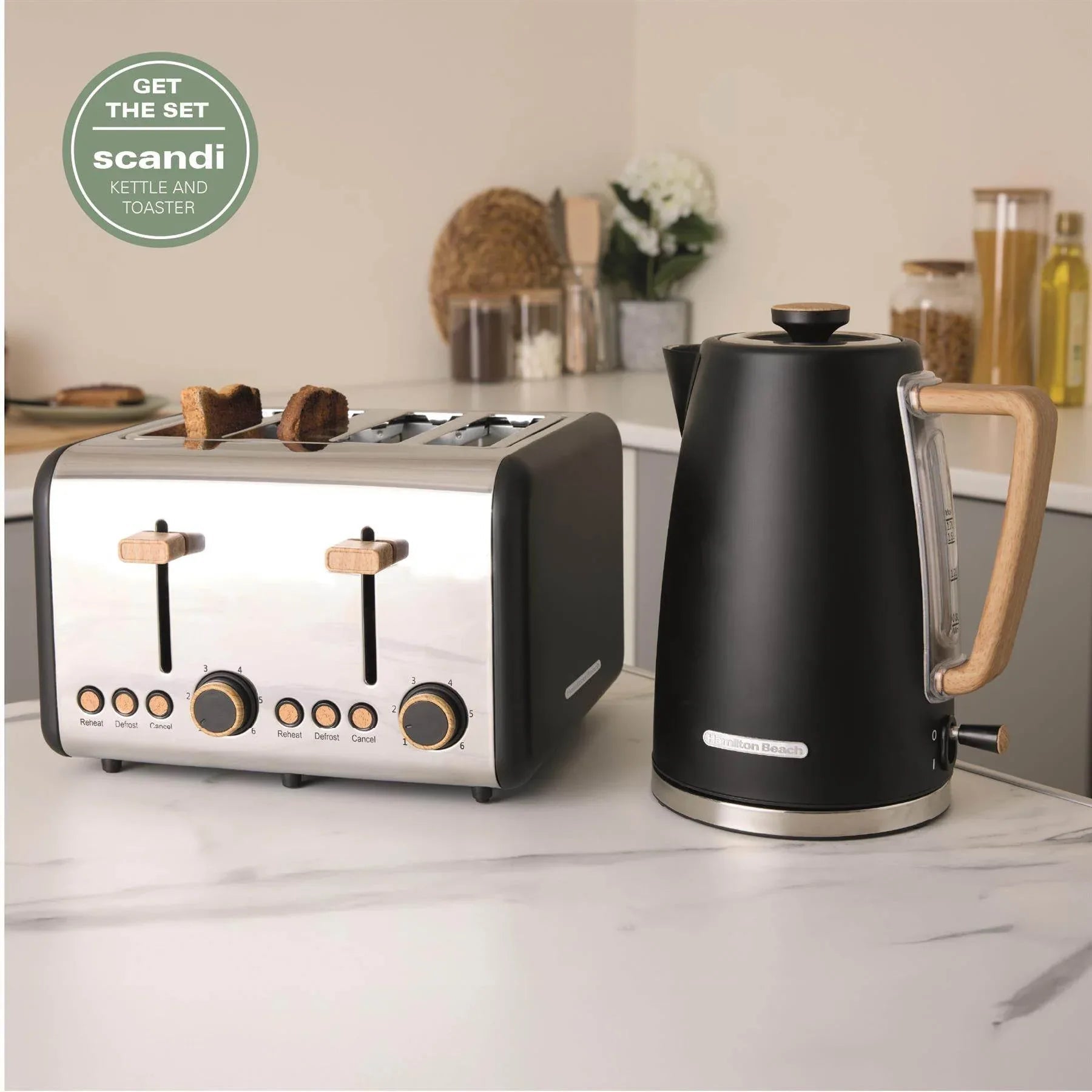 HAMILTON BEACH - Scandi 4 Slice Toaster - Matte Black with Wood Effect - HBT02MB - Kitchenary