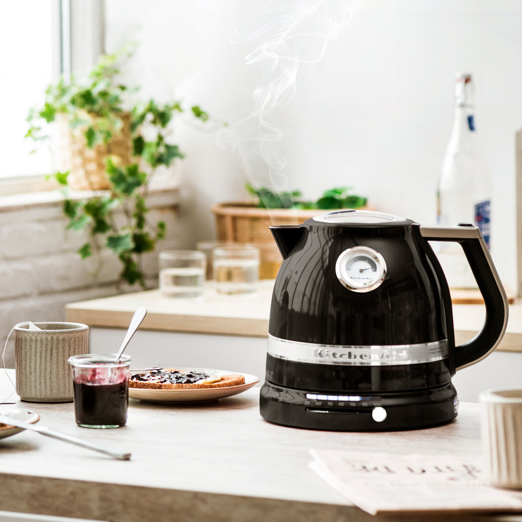 KITCHENAID - 1.5L Artisan Kettle - Onyx Black - 5KEK1522BOB - Kitchenary