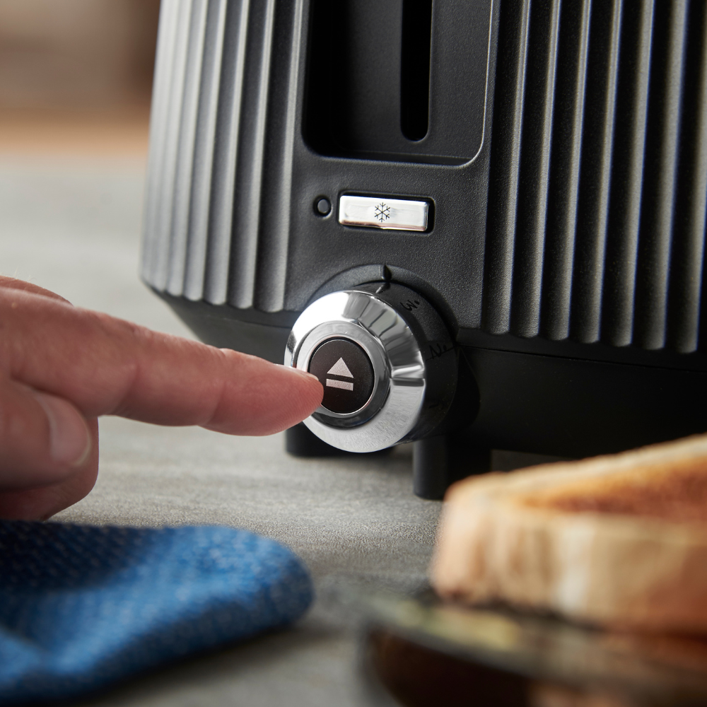 RUSSELL HOBBS - Brontë 4 Slice Toaster - Black - 26770 - Kitchenary