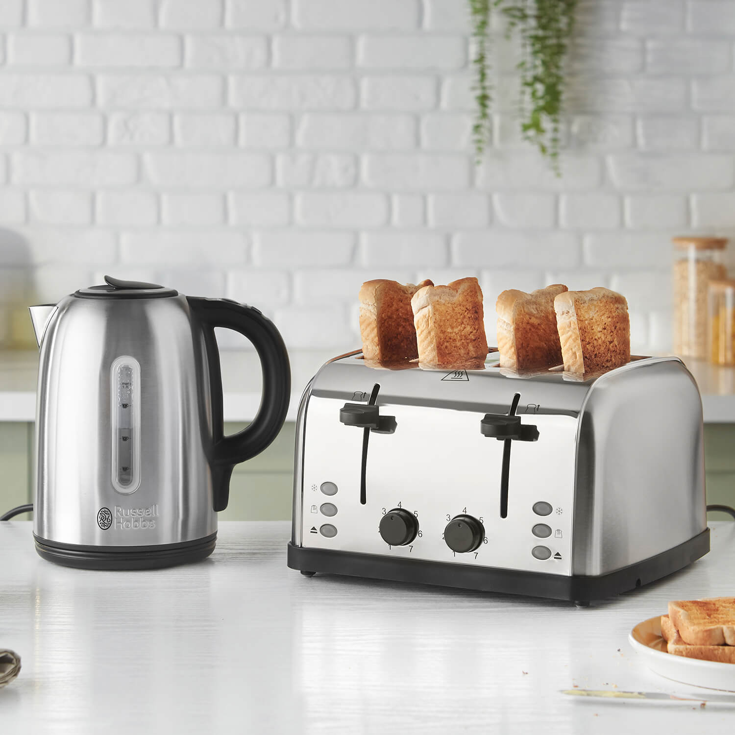 RUSSELL HOBBS - Buckingham Variable Temperature Digital Kettle - Stainless Steel - 21040 - Kitchenary