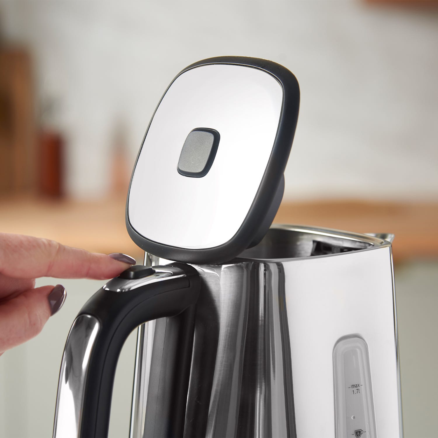 RUSSELL HOBBS - Distinctions Jug Kettle - Black - 24283 - Kitchenary
