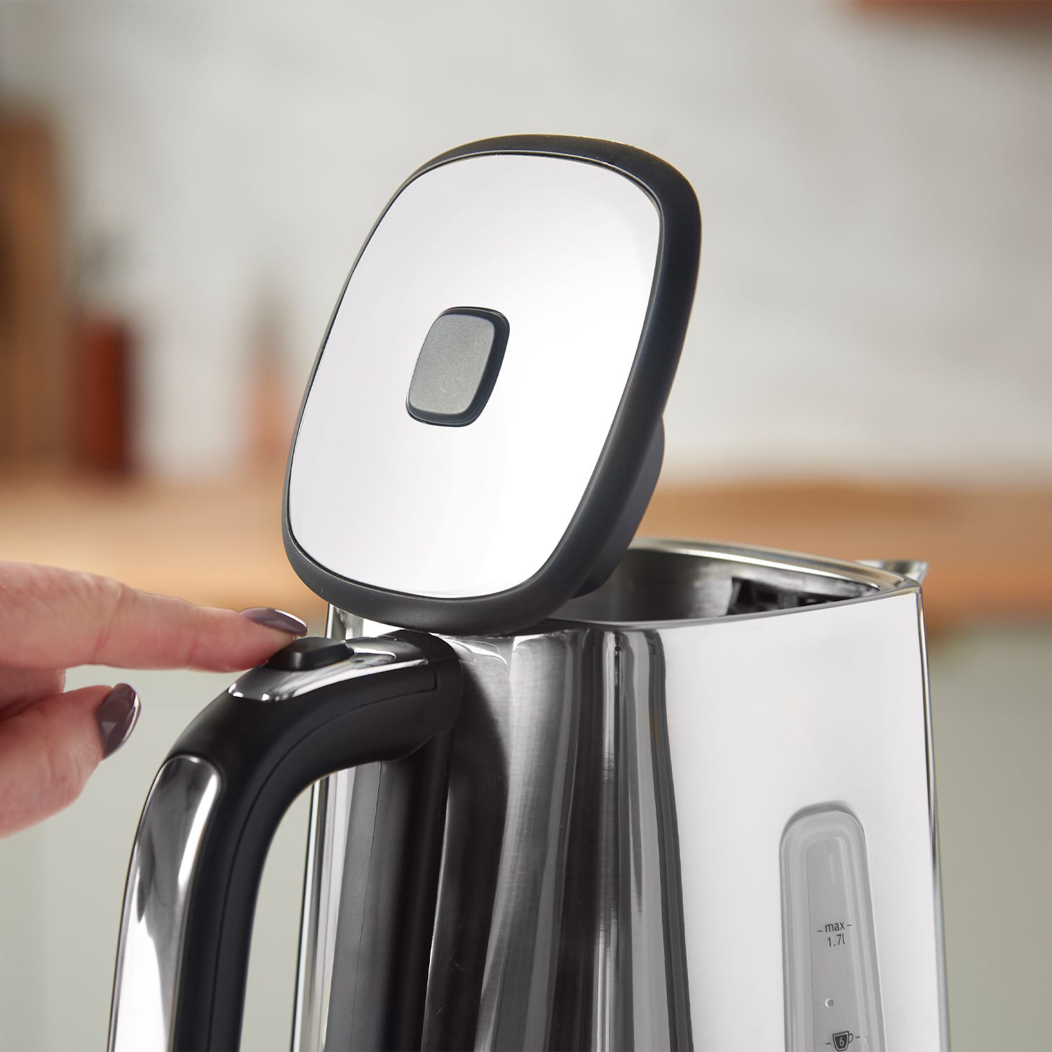 RUSSELL HOBBS - Distinctions Jug Kettle - Titanium - 24284 - Kitchenary