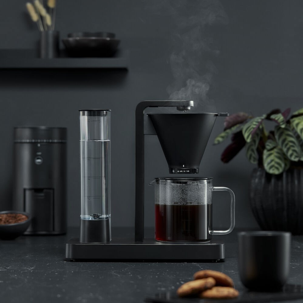 Wilfa Svart Performance Coffee Maker + FREE Svart Coffee Grinder (Silver)